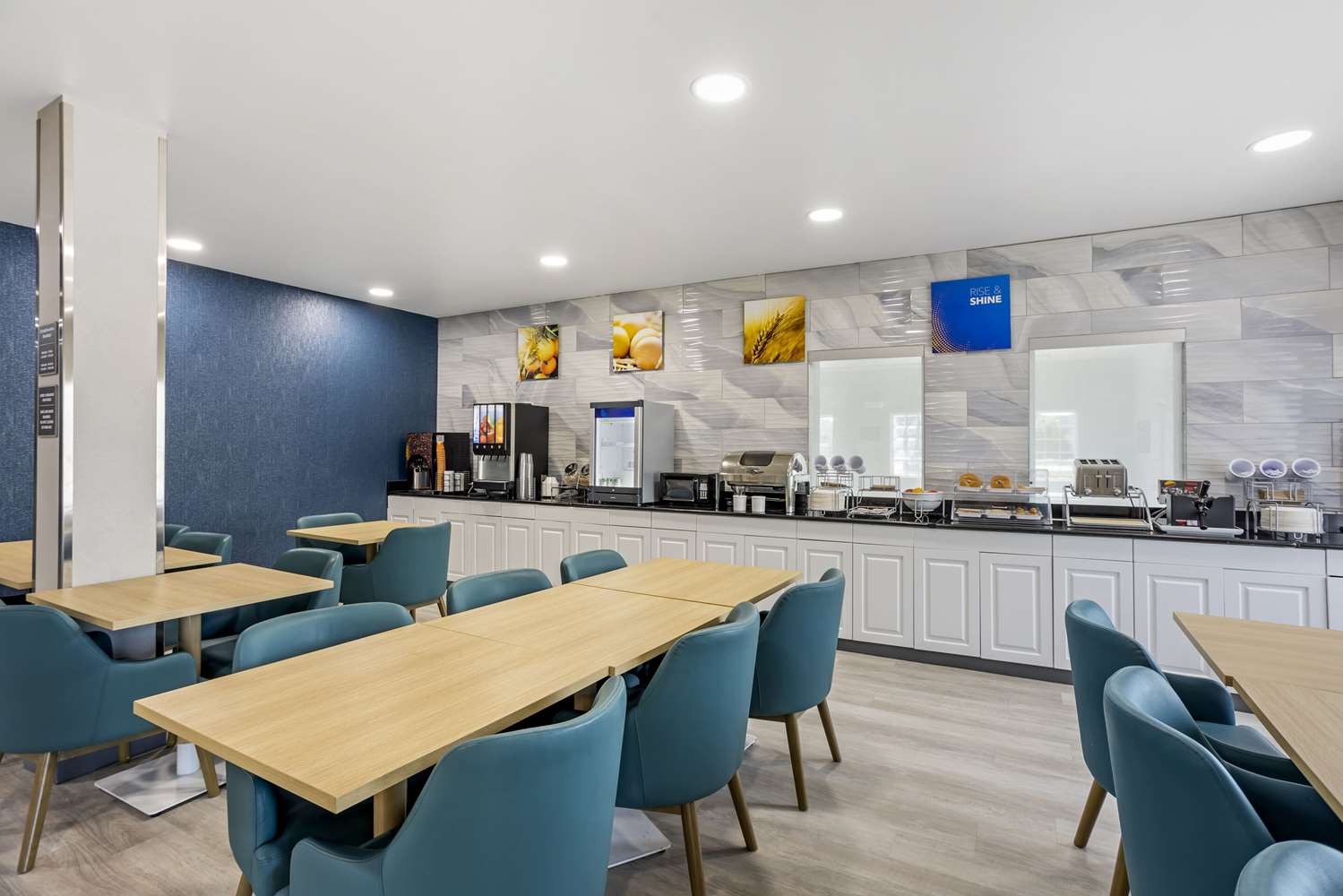 Comfort Inn & Suites Harrisburg-Hershey North 21/24