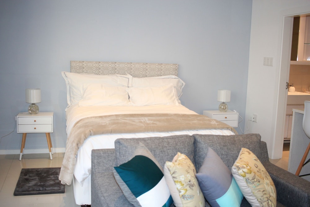 Tower Bliss Studio Apartment 6/28