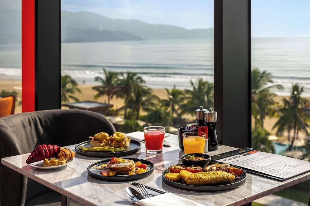 Radisson RED Danang 32/50