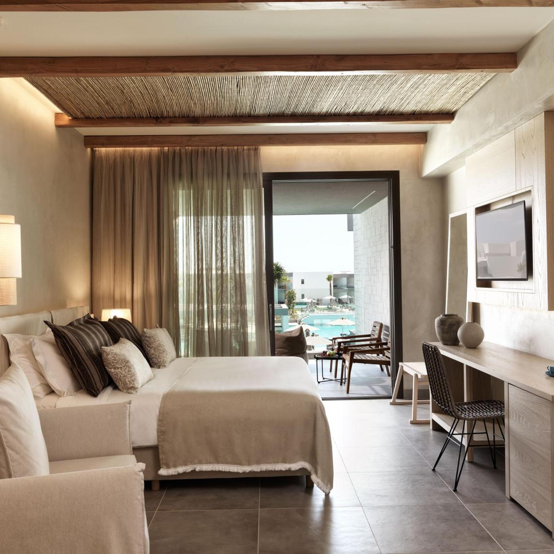 SWIM UP, DOUBLE BED, PARTIAL SEA VIEW
