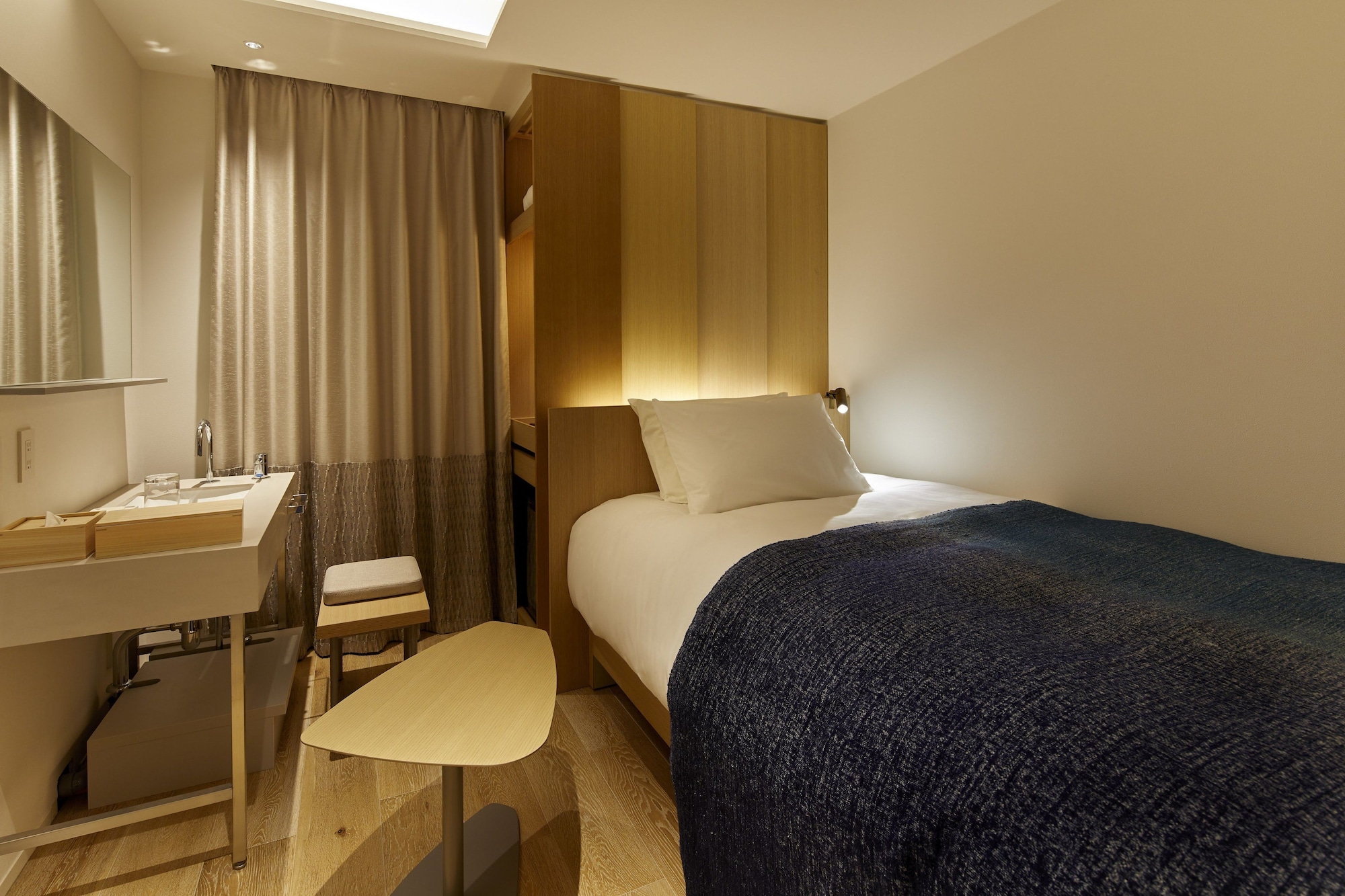 STANDARD, SEMI DOUBLE BED