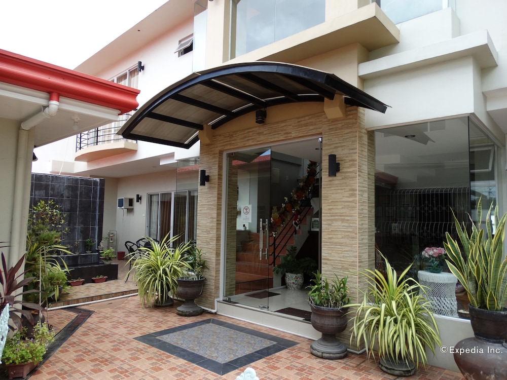 Harbour Gardens Tourist Inn 2/46