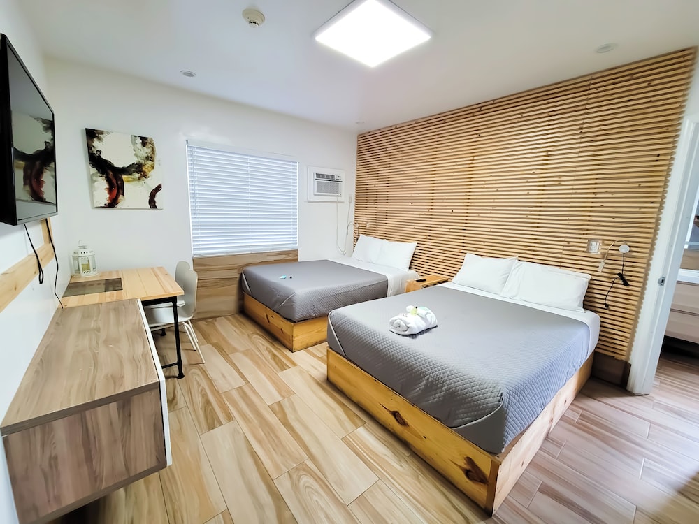 Premium, 2 Double Beds