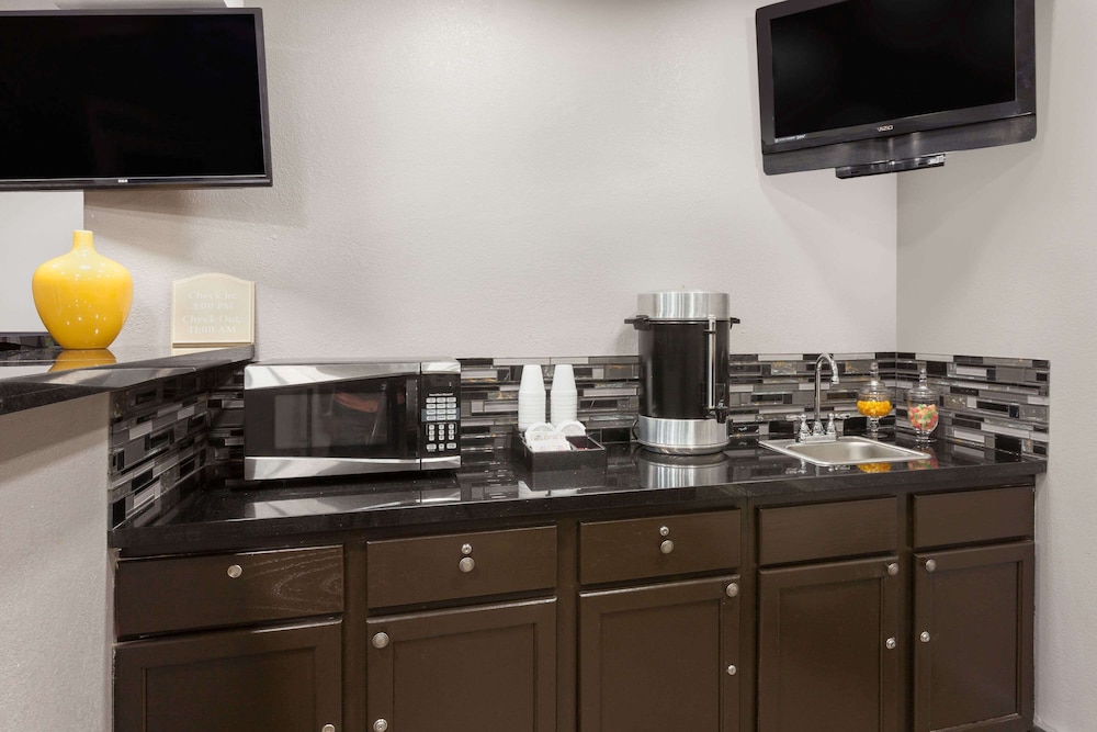 Studio6 Suites San Ysidro, CA – San Diego South Bay 37/51