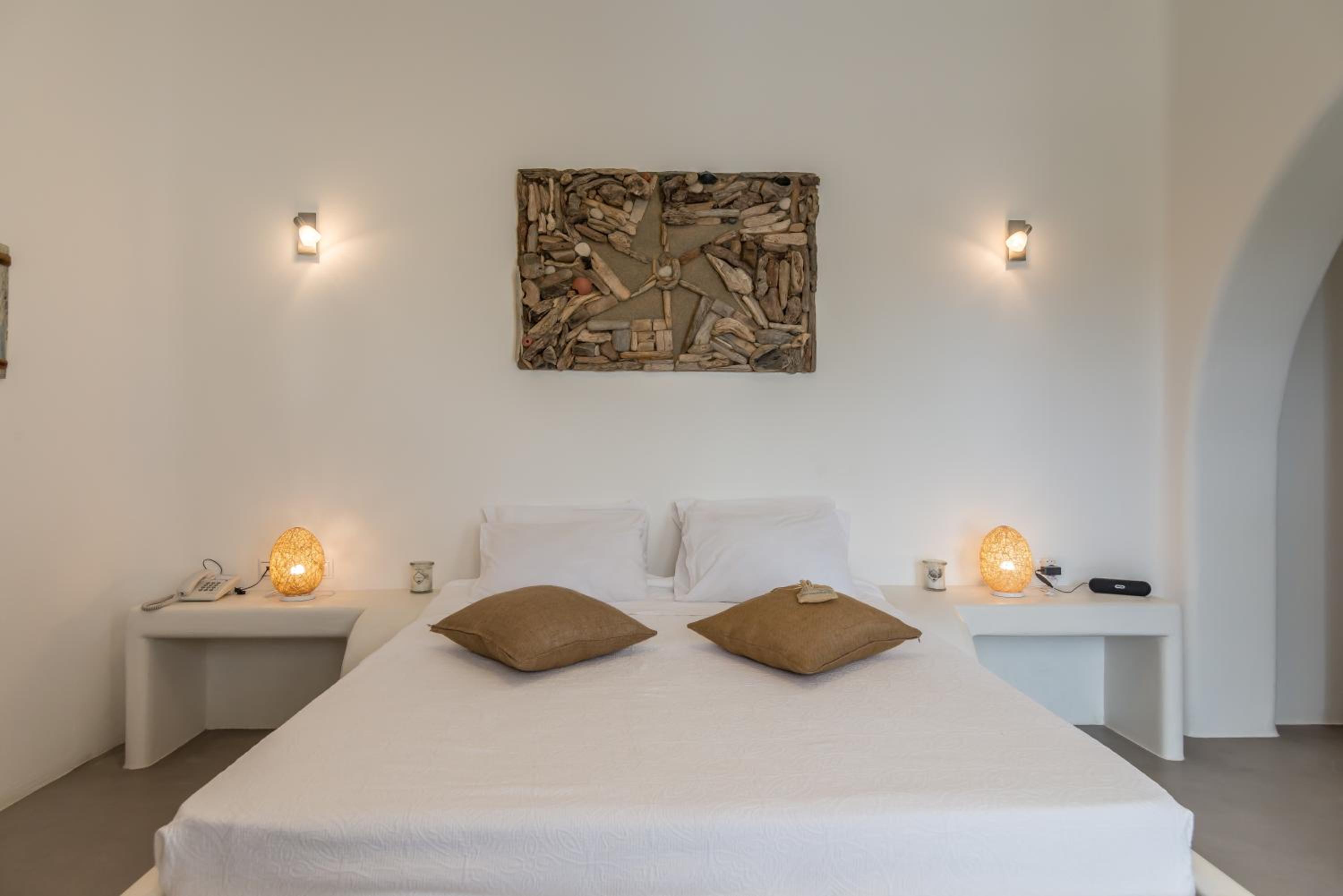 Eiriana Luxury Suites 19/60