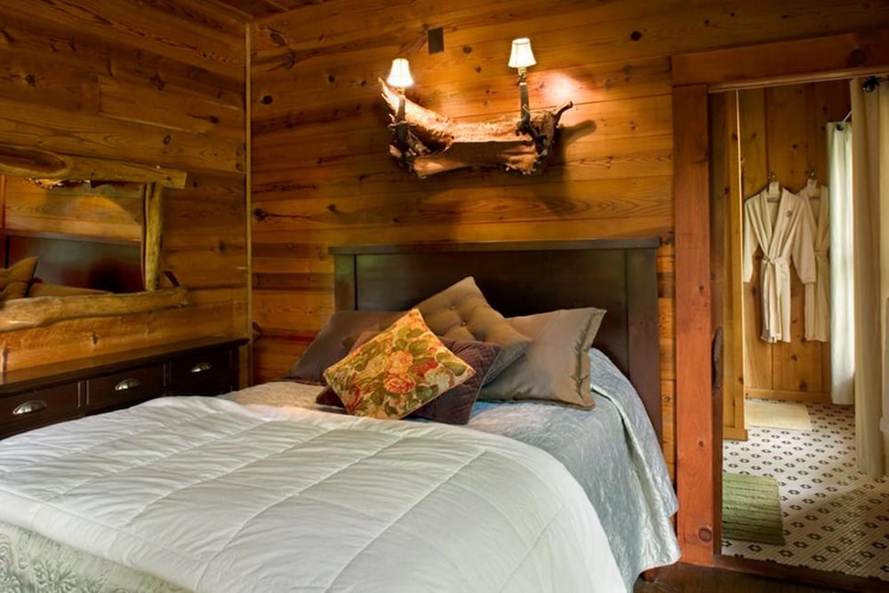 Lake Rabun Hotel Restaurant 6/50