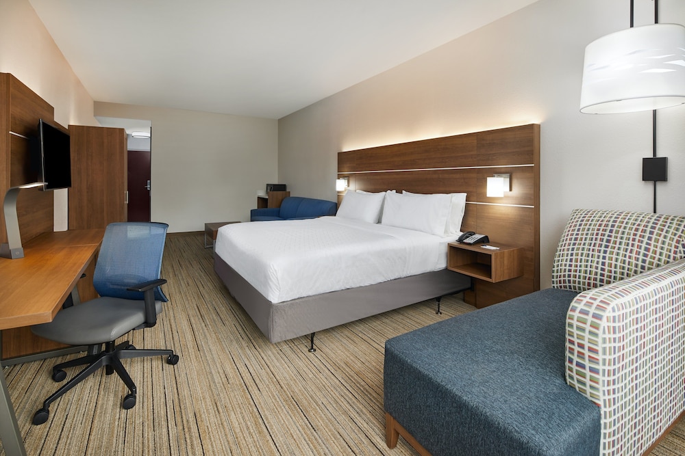 Holiday Inn Express Hotel and Suites Pensacola West-Navy Base 20/48