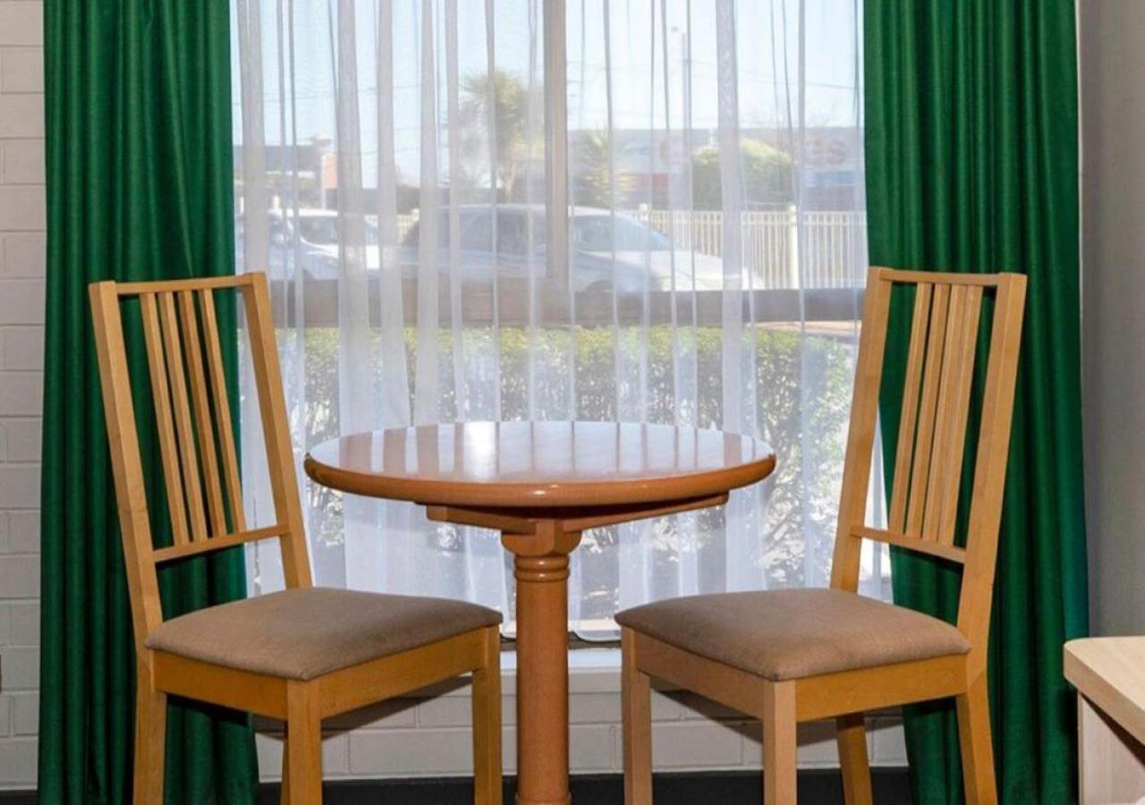 BURWOOD EAST MOTEL 8/16