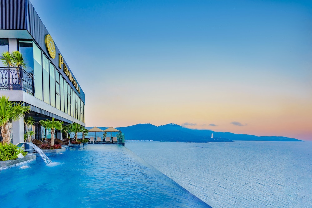 Peninsula Hotel Danang 45/48