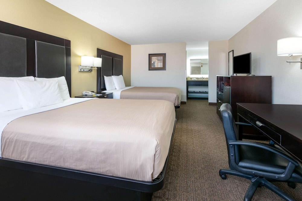Days Inn By Wyndham Granbury 21/49