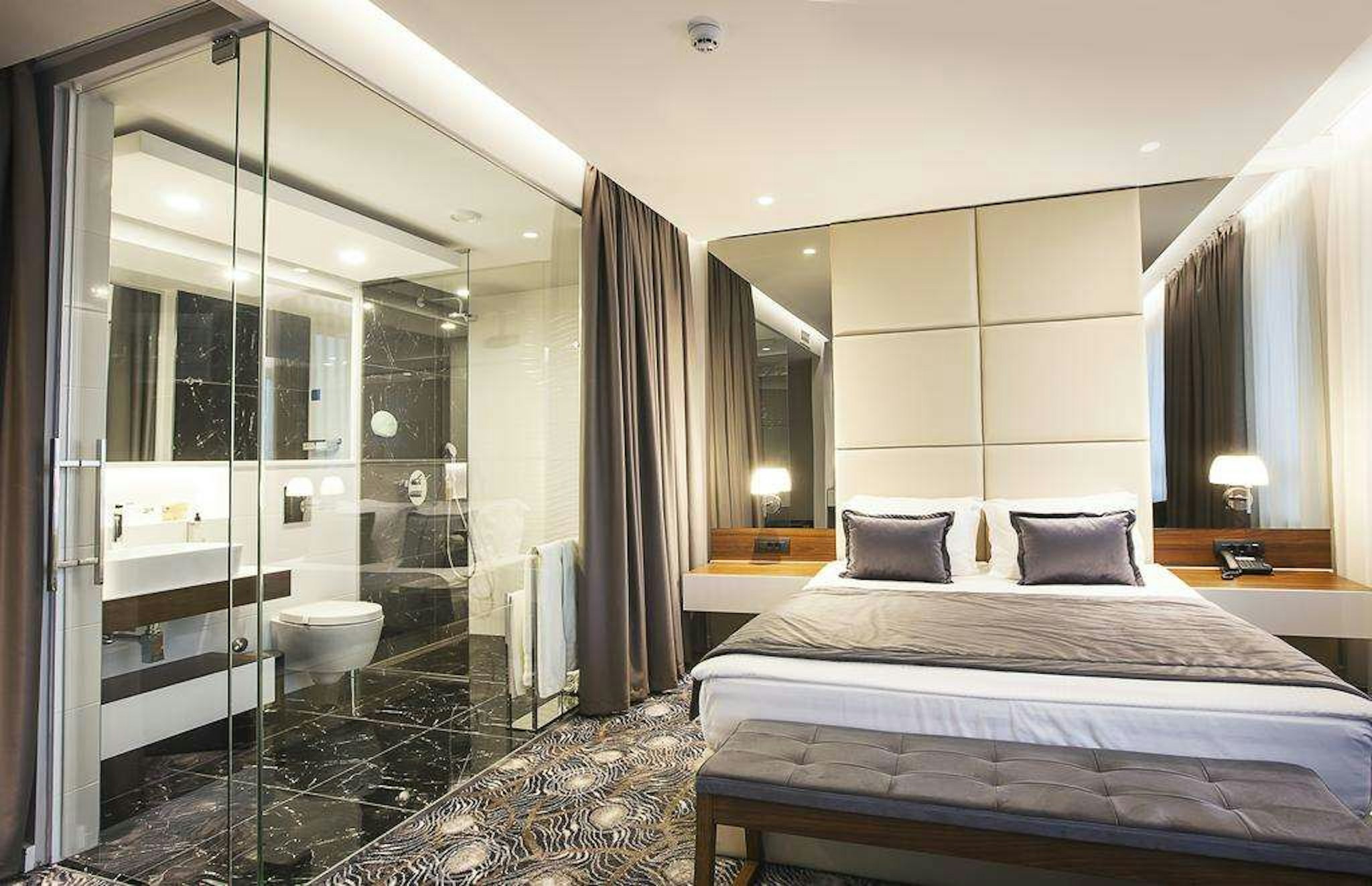 SKY HOTEL 10/49