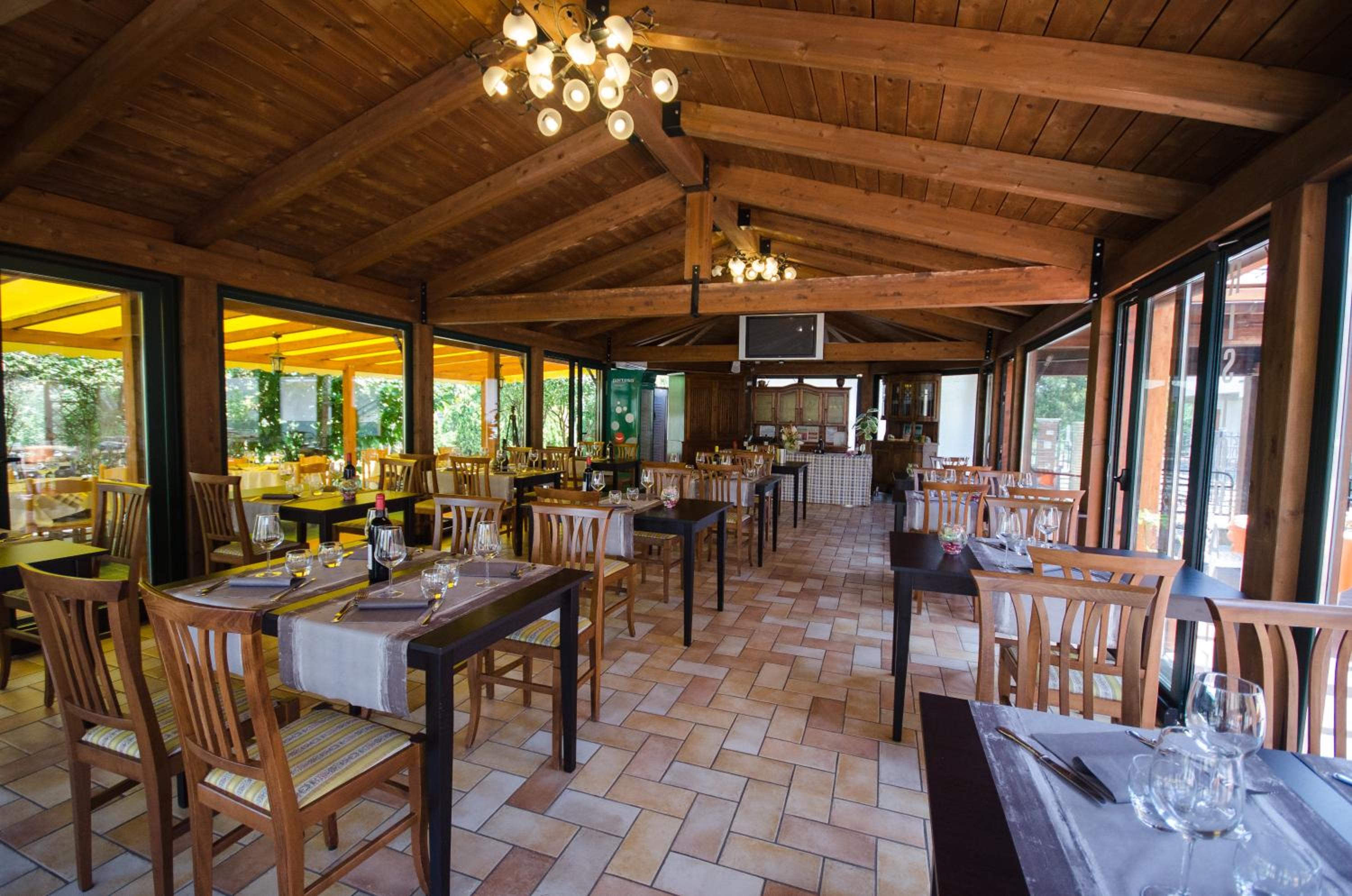HOTEL DUCA DELLA CORGNA 37/51