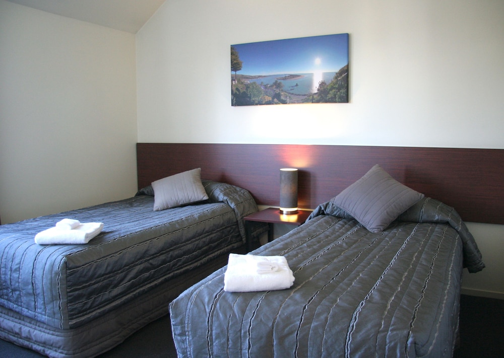 Sherborne Motor Lodge 15/52