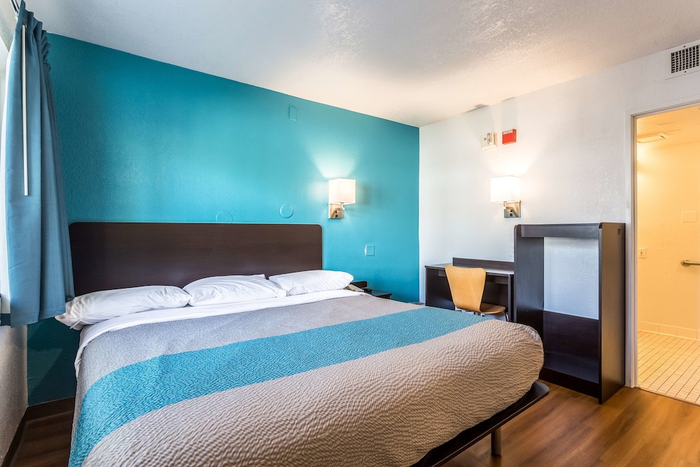 Motel6 Blythe, CA 37/65
