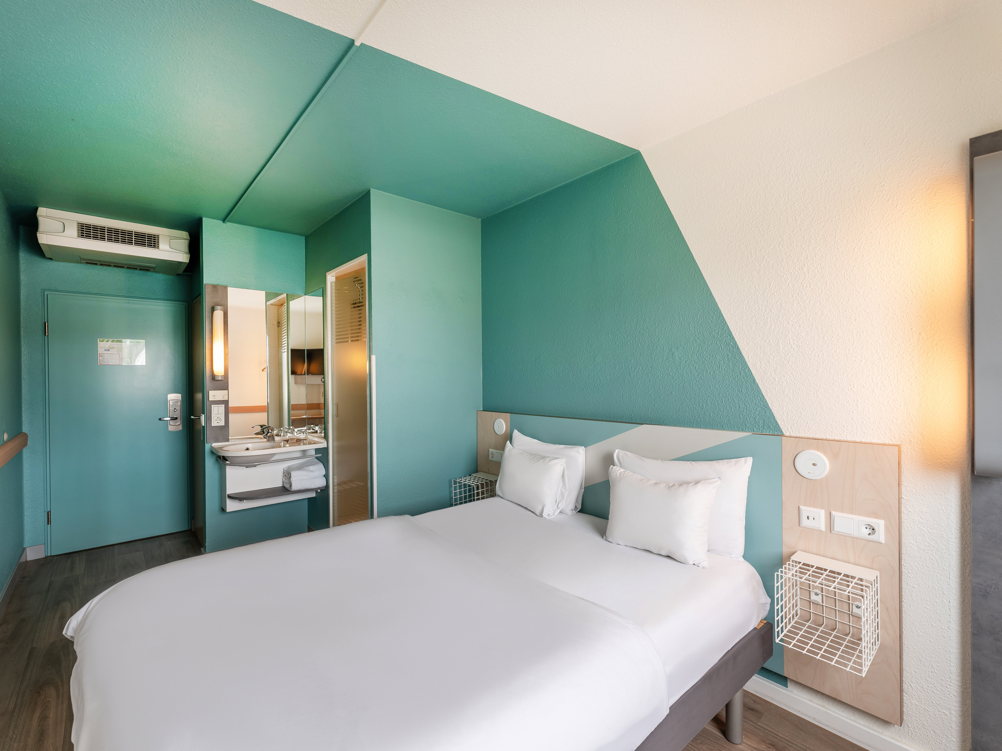 B&B HOTEL Freiburg-West 9/32