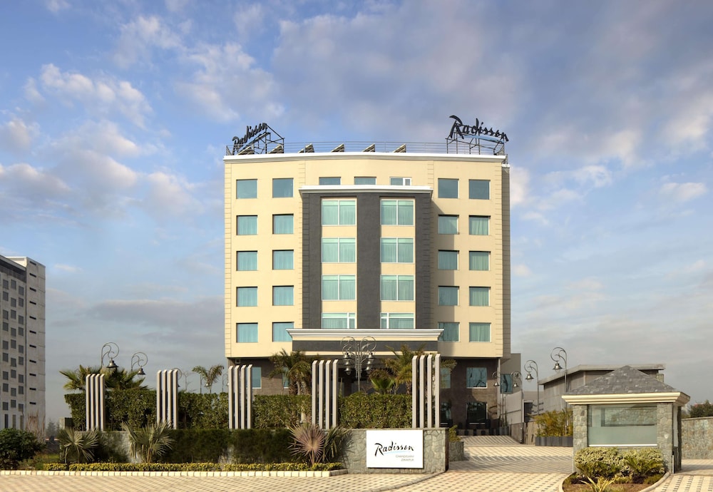 Radisson Chandigarh Zirakpur 2/64