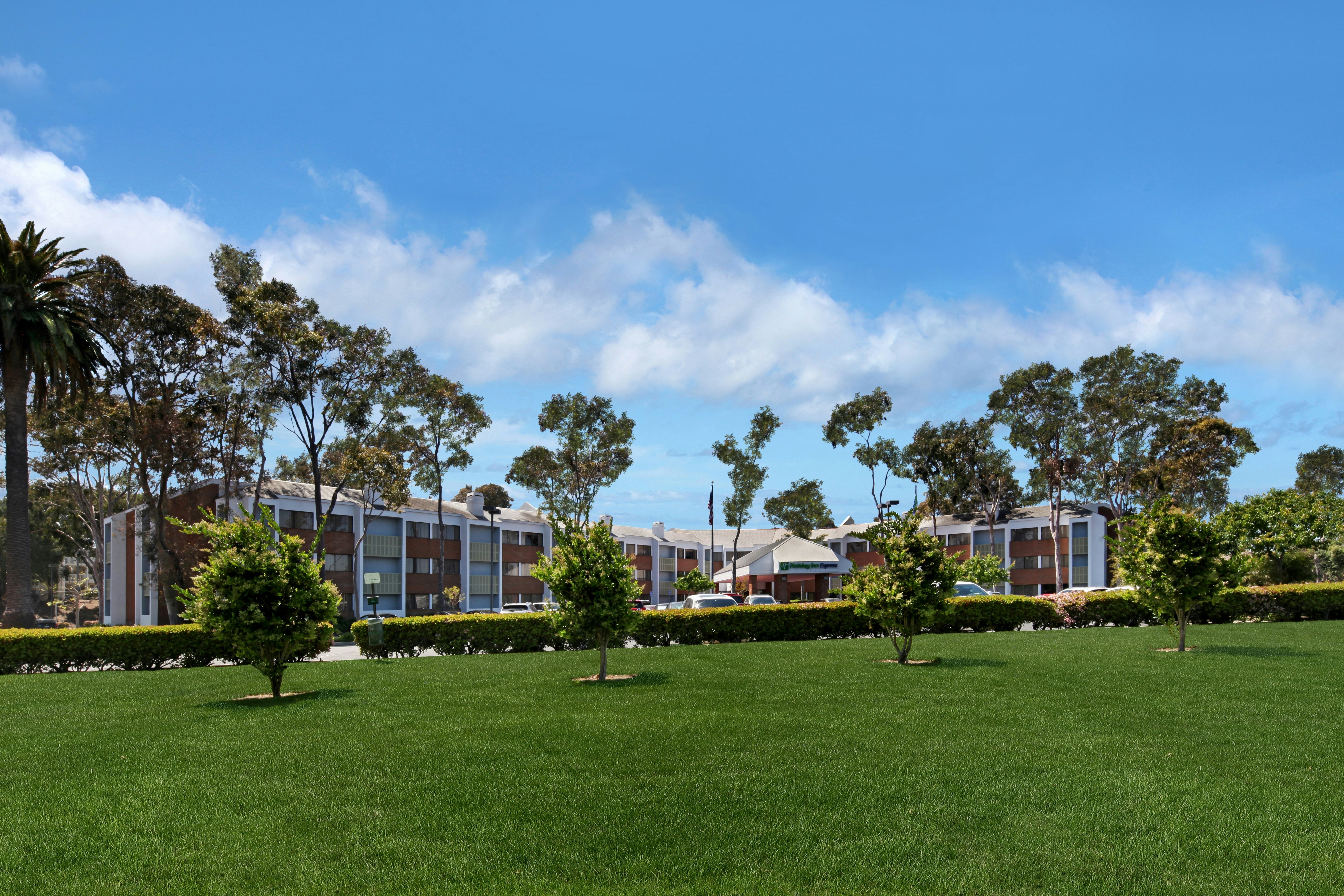 Holiday Inn Express Port Hueneme 37/38