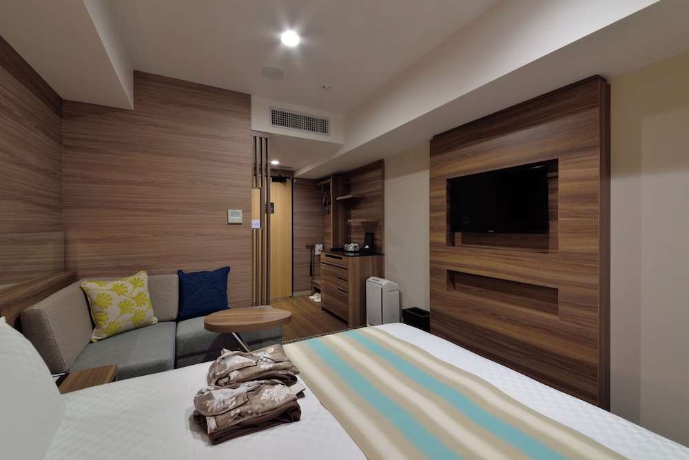 ALMONT HOTEL NAHA KENCHOMAE 24/71