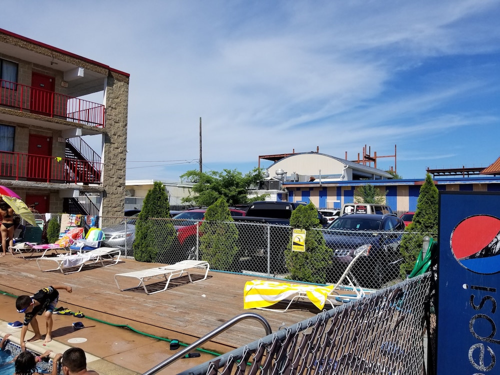 Cloud 9 Inn 23/29