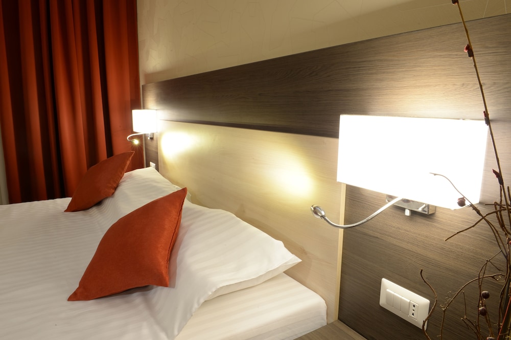 Galaxy Hotel 14/30
