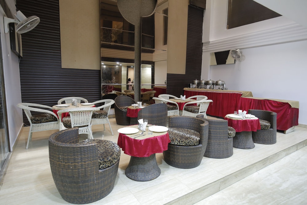 HOTEL DELHI PRIDE 34/42