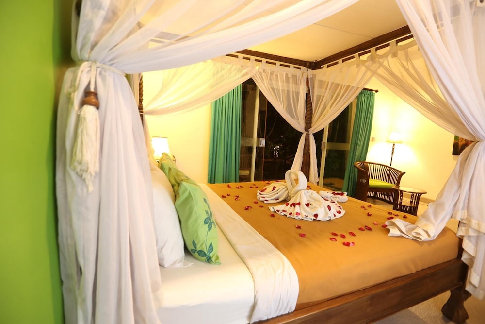 Aquarius Beach Hotel 39/64