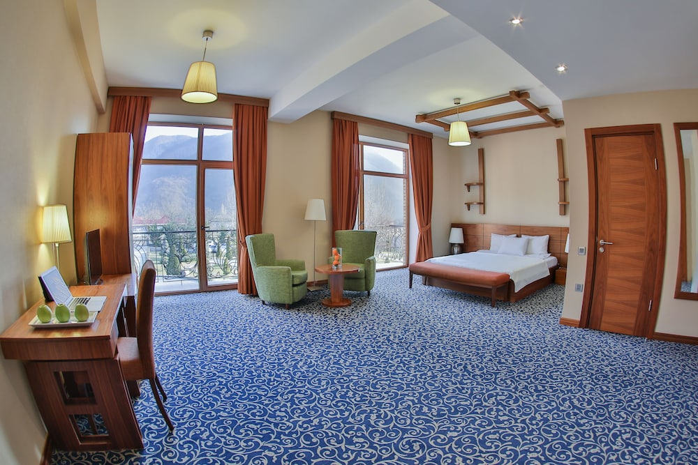 El Resort Hotel 18/50