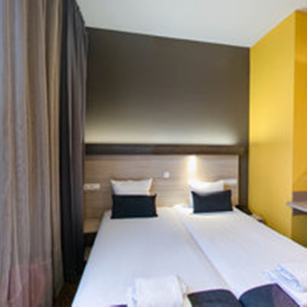 Superior, Twin Beds