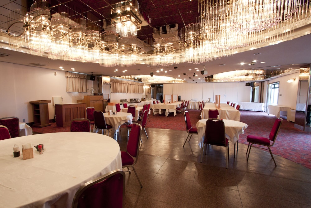 restaurant cafeteria