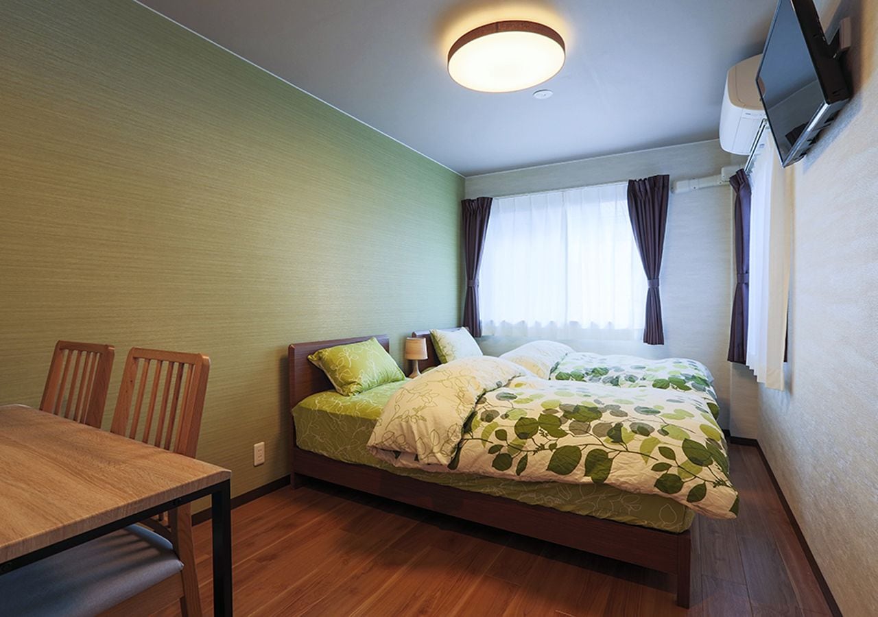 ROOM, TWIN BEDS, LARGE