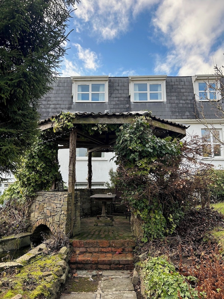 Belvedere Lodge - B&B 64/67