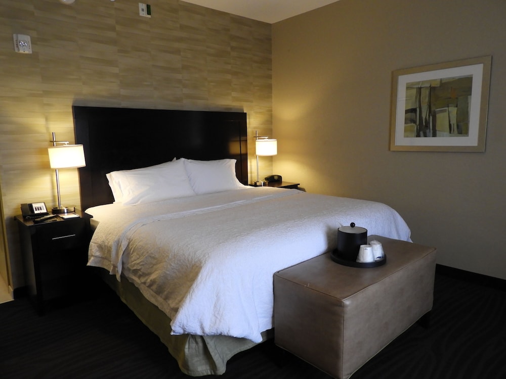 Hampton Inn And Suites Robbinsville 16/57