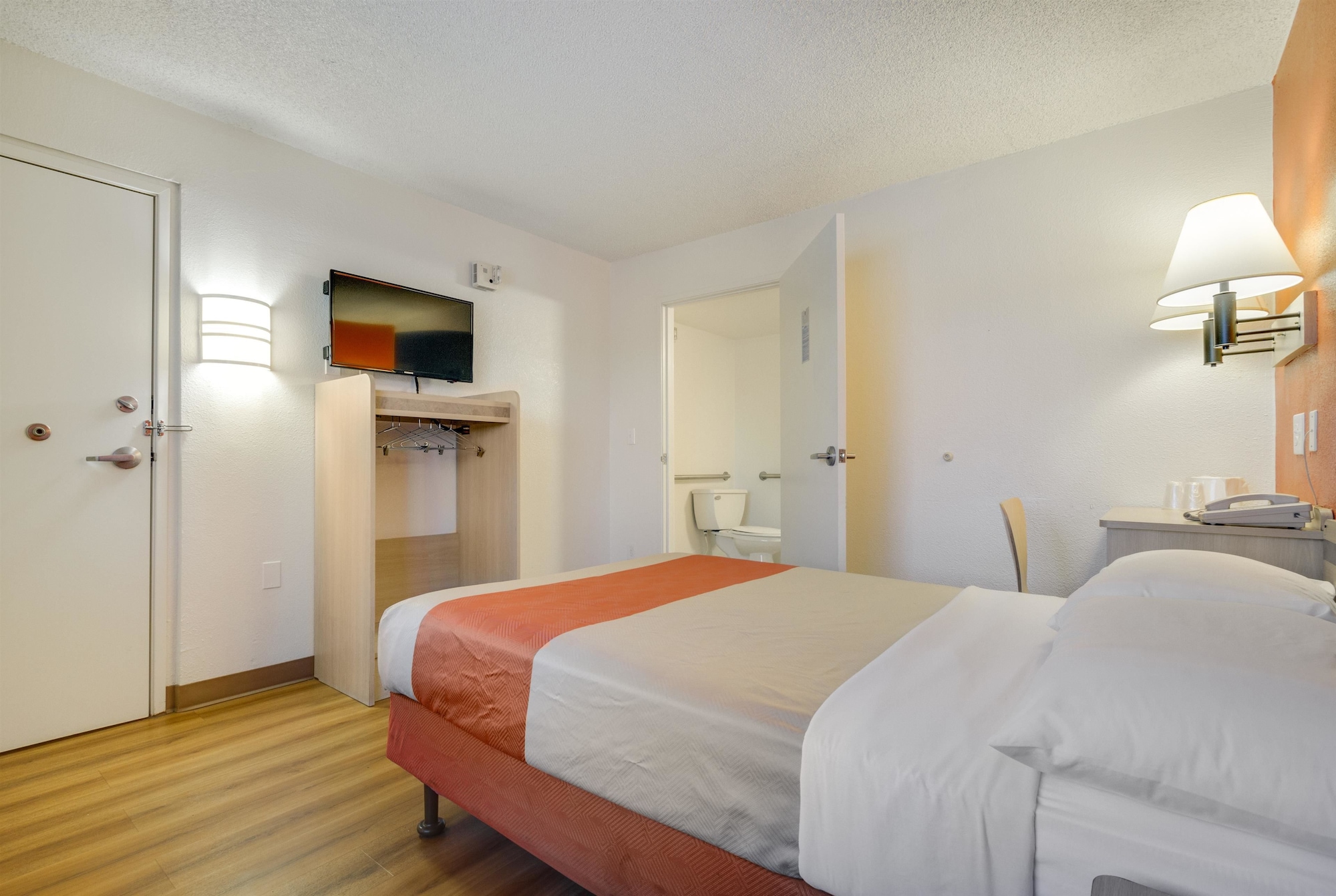 STANDARD, DOUBLE BED, ACCESSIBLE
