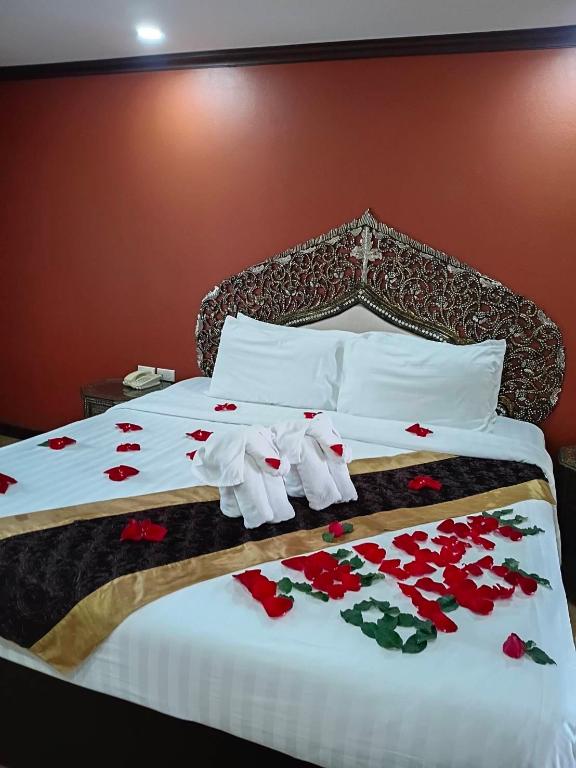 Deluxe, King Bed, Pool Side