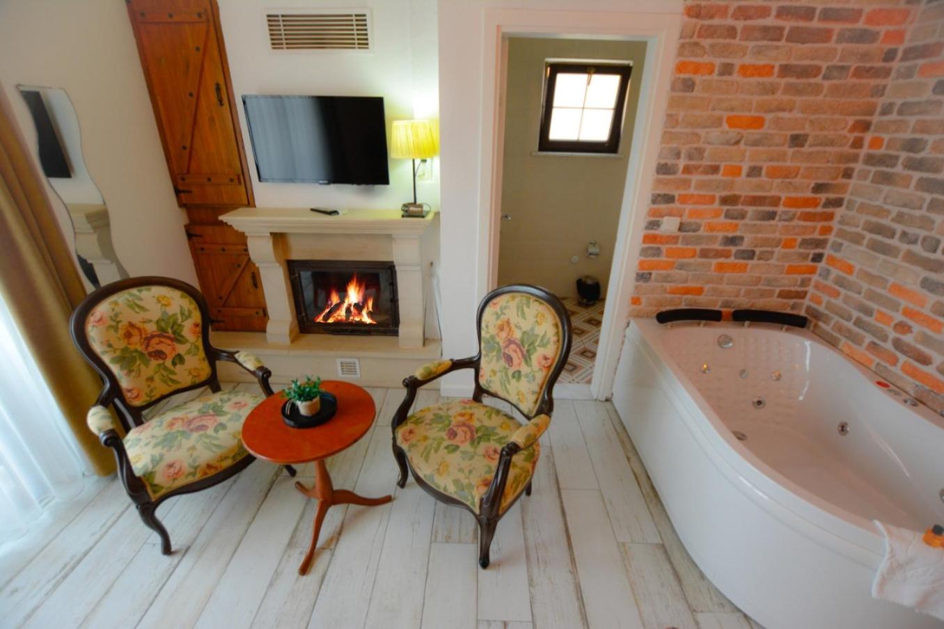 Agva Piazza Otel 30/50