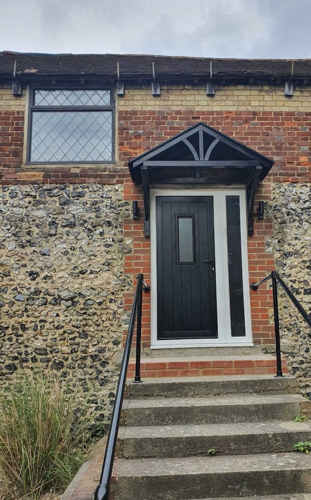 The Lower Bell 6/33