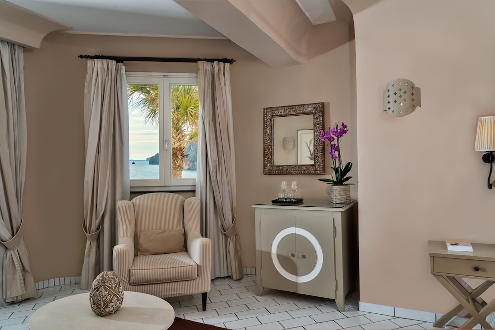 Therasia Resort Sea And Spa 83/100