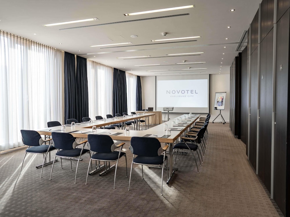 NOVOTEL KARLSRUHE CITY 73/80
