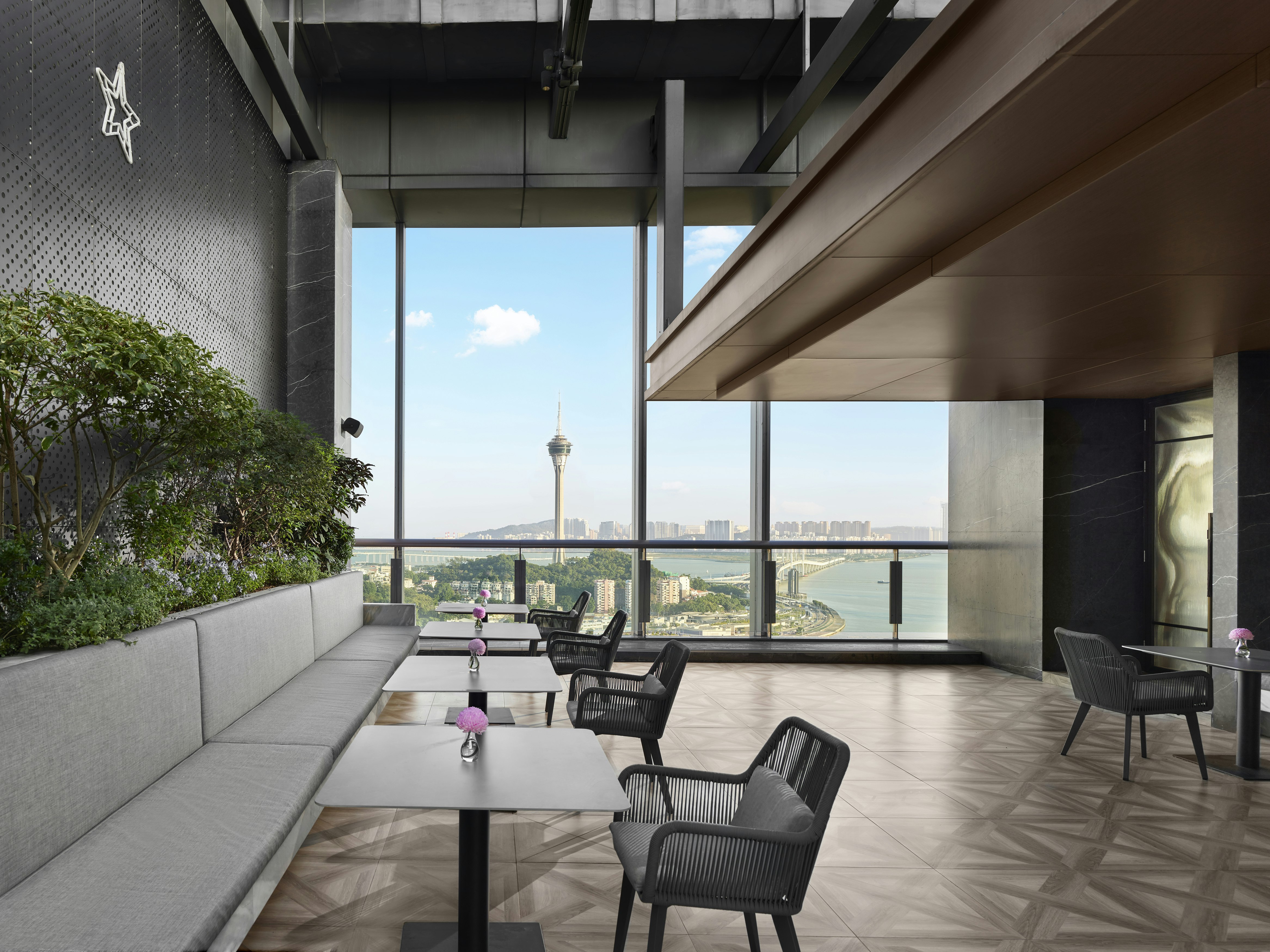 Hilton Zhuhai 24/49