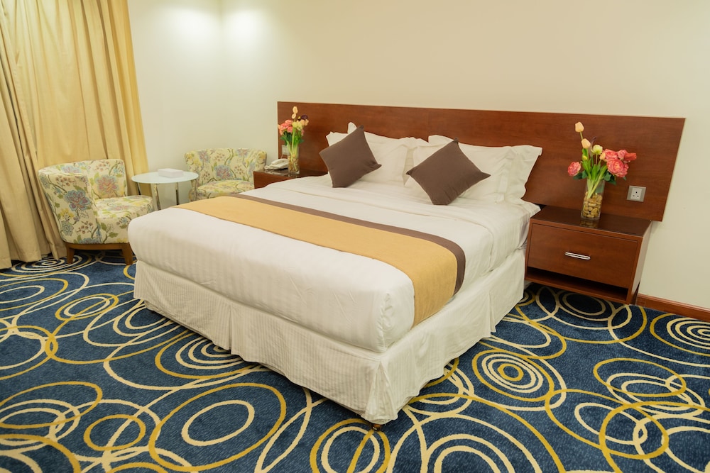 ROOM, DOUBLE BED