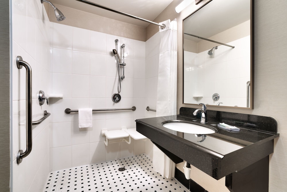 Fairfield Inn Suites Albany 43/44
