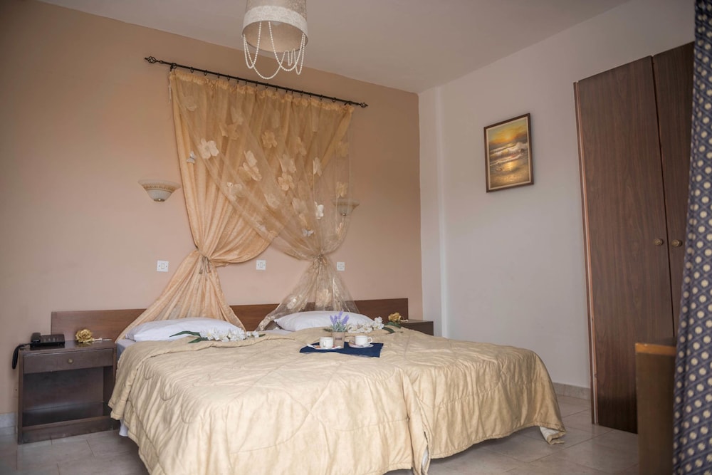 Antonios Hotel 23/62