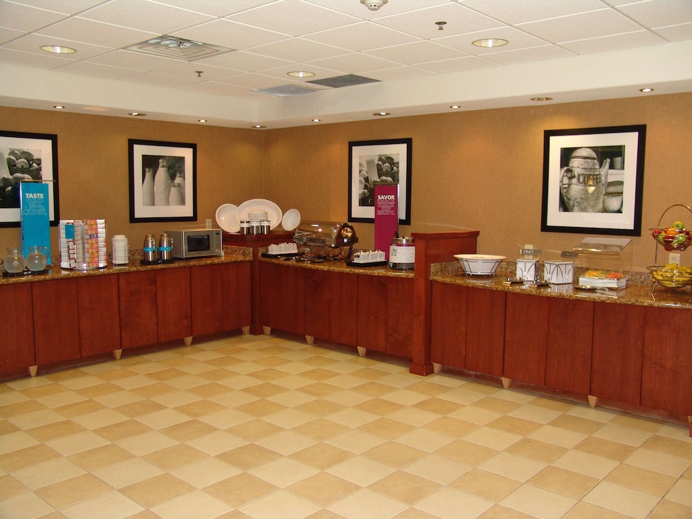 Hampton Inn Garden City, KS 3/33