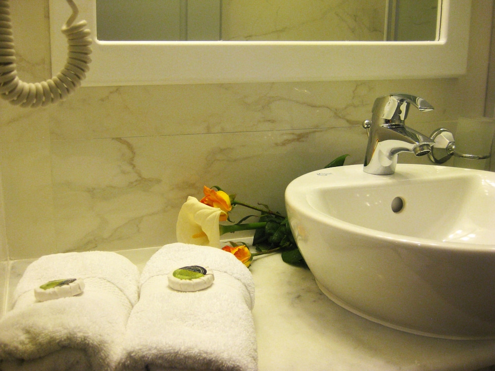 Achilles Hotel 47/51