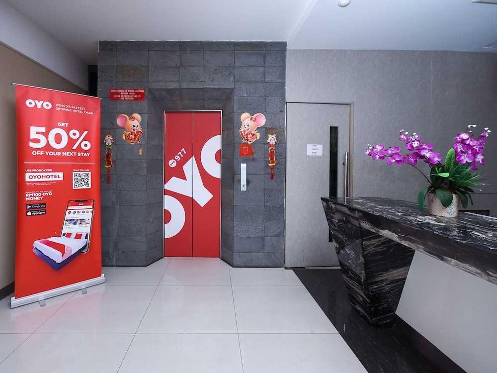 OYO 977 Hong Kong Suites 6/17
