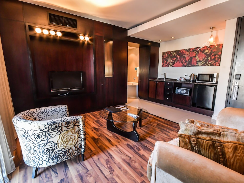 Colosseum Hotel 49/73