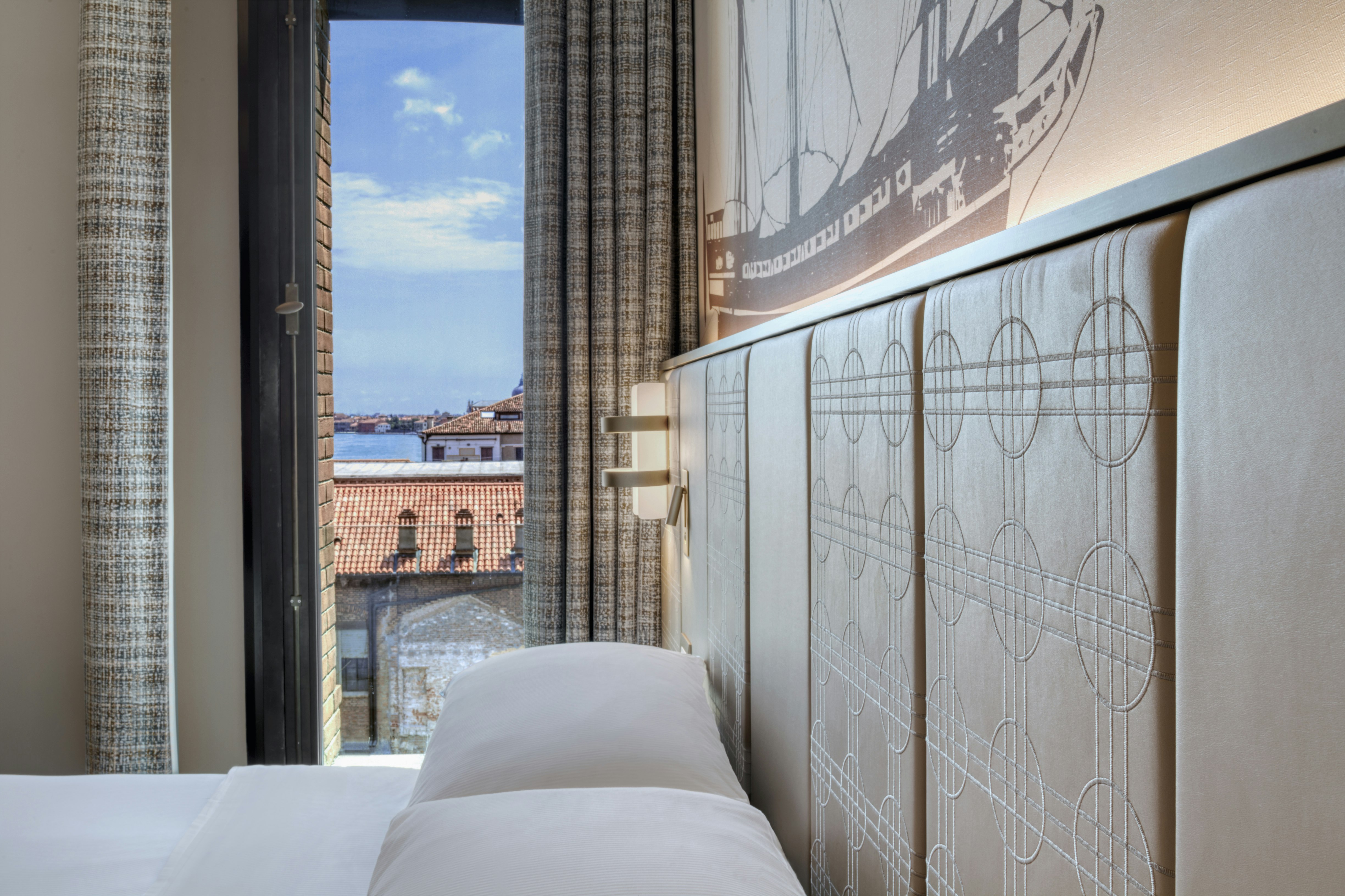 MOLINO, DELUXE, TWIN BEDS, WITH VIEW