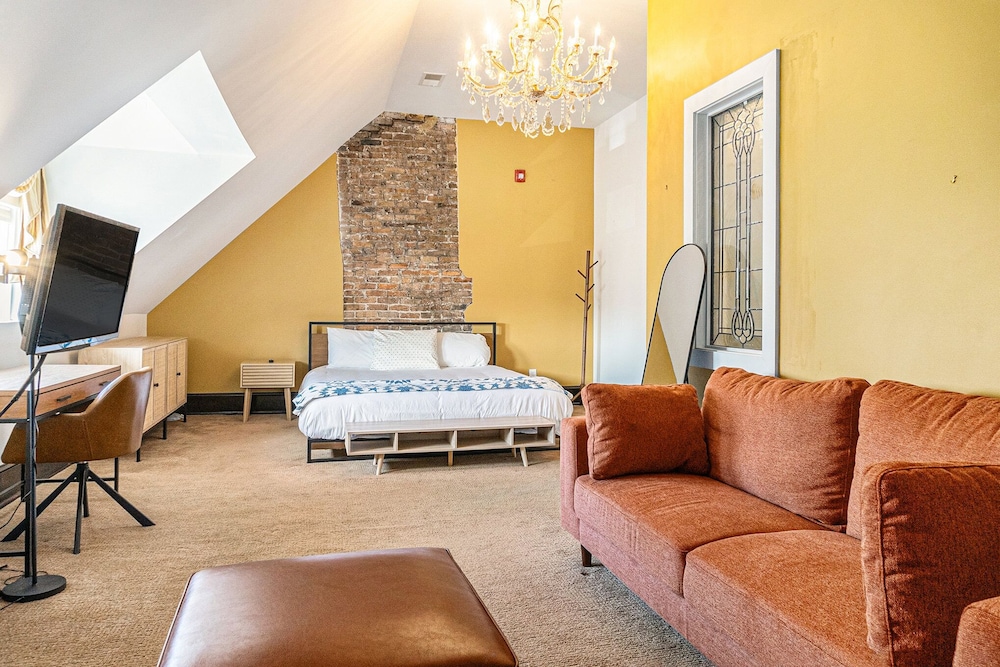 Hassinger Daniels Mansion Bed and Breakfast 37/50