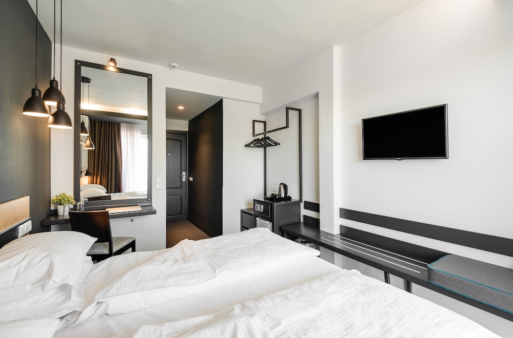 Park Hotel 33/67