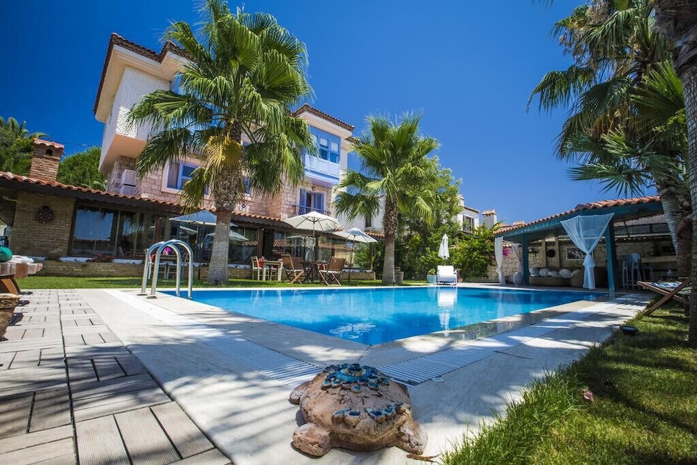 Tash Mekan Alacati Boutique Hotel 26/28